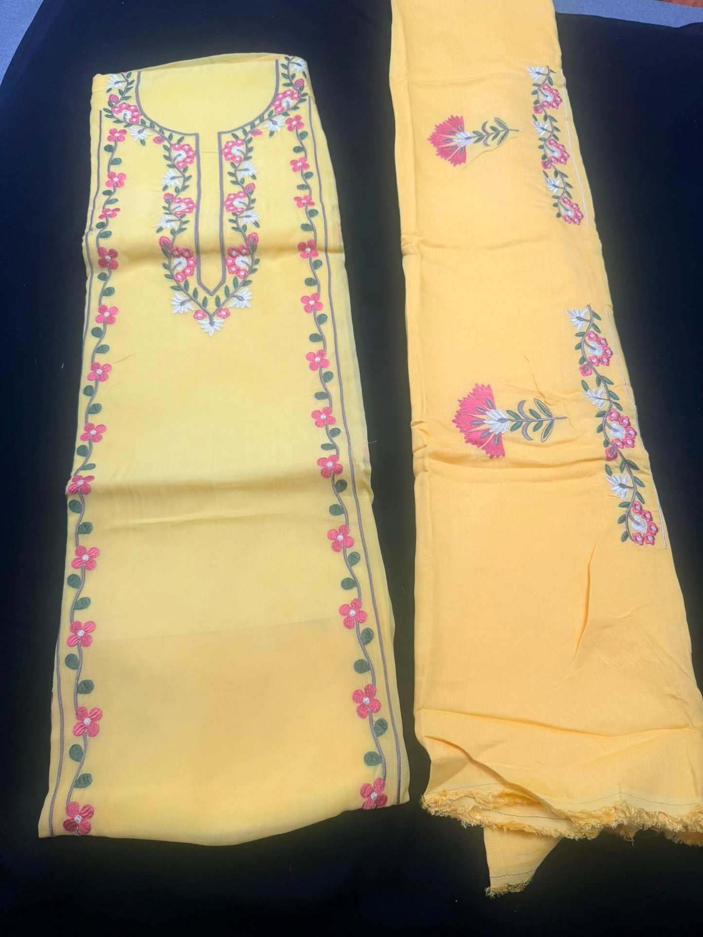Suit l Oranga and Crepe